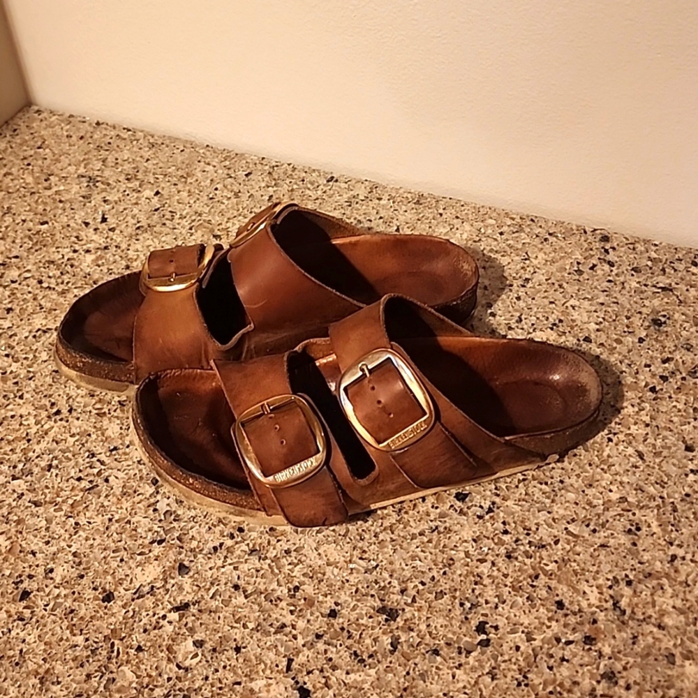 BIG Buckle Birkenstock 38
